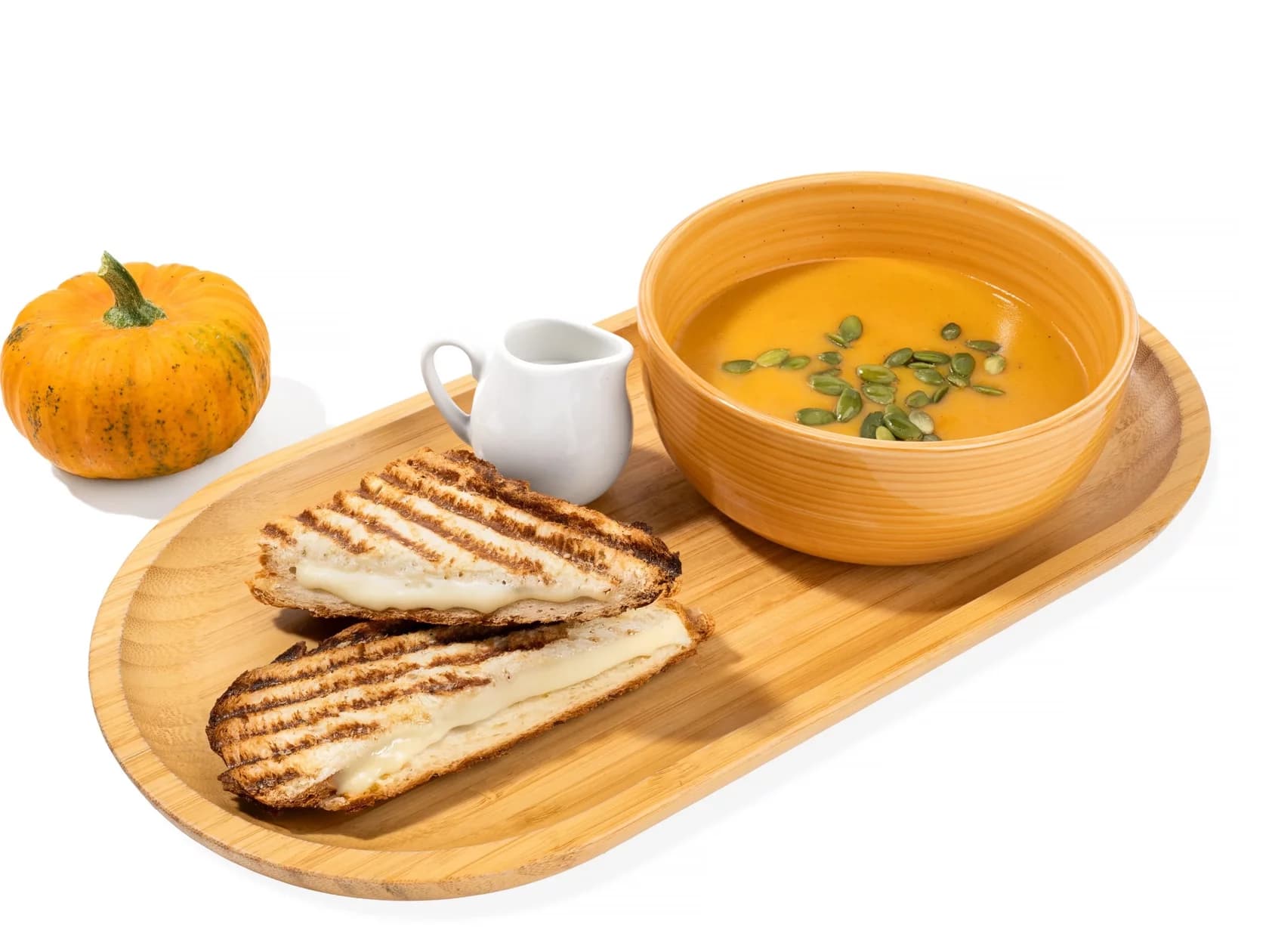 крем-суп из тыквы и тост с сыром